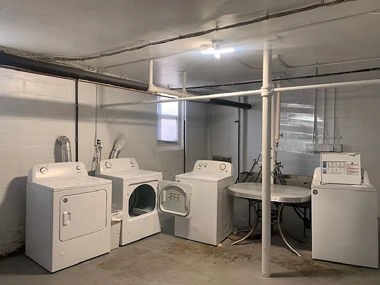 1630 Marshall Ave — Photo 10