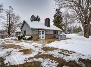 33633 Moss Rd, Burlington, WI 53105