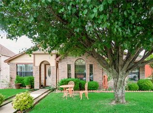 12758 Hilltop Dr, Balch Springs, TX 75180