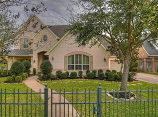 19 Waters Lake Blvd, Missouri City, TX 77459