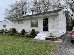 2105 Indian Rd, Waukegan, IL 60087