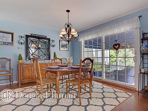 3rd image of 54 Brittany Ln