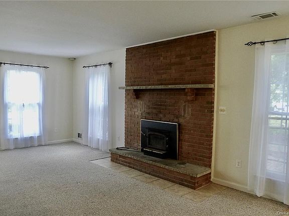 3rd image of 94 Homestead Village Dr