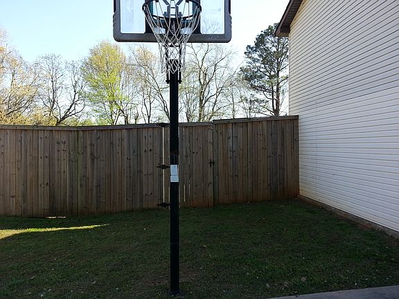 8ft privacy fence & gate