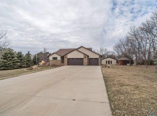 25547 Rock Ridge Ave, Renner, SD 57055