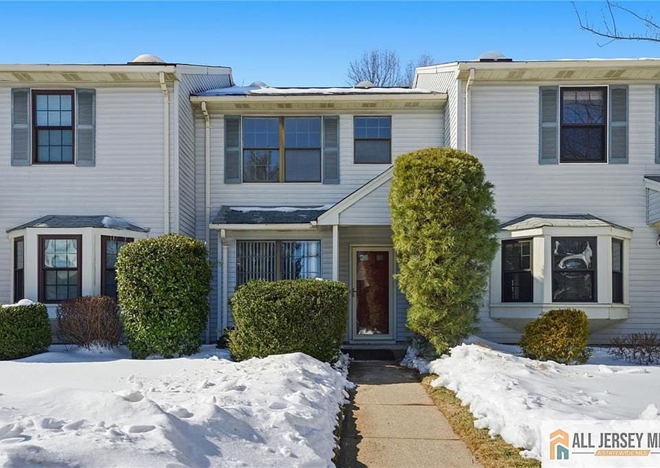 1st image of 303 Maplecrest Rd