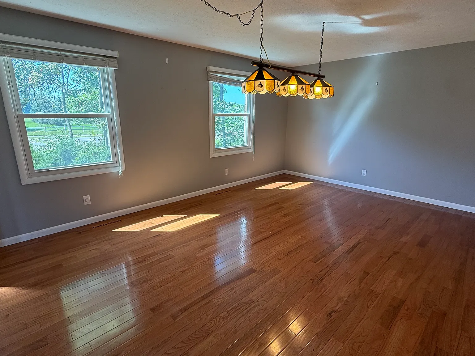 4 bed, 2.5 bath, 2352 sqft, $3,350 — Photo 3