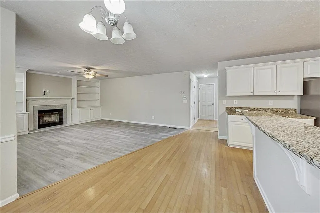 4 bed, 2.5 bath, 2530 sqft, $3,000 — Photo 4