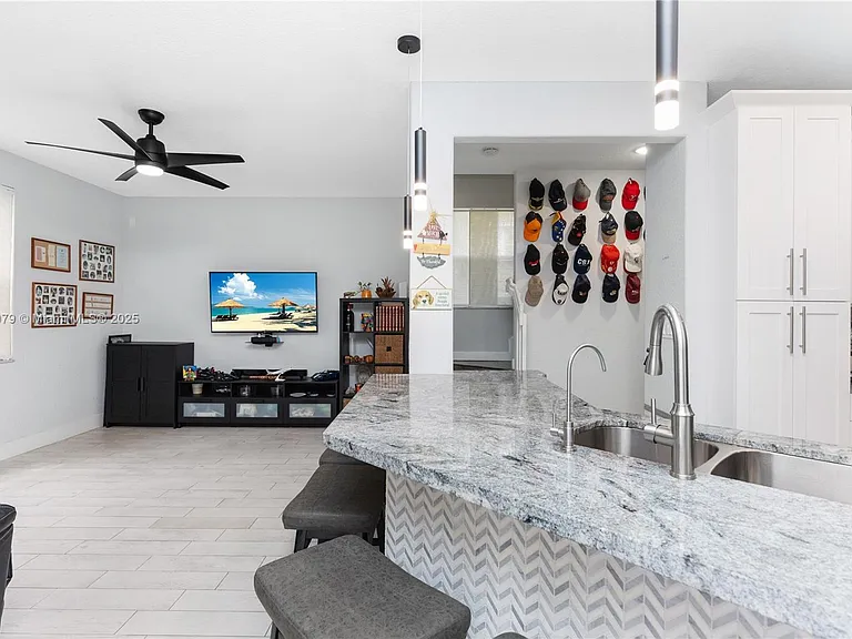 3864 SW 169th Ter — Photo 13