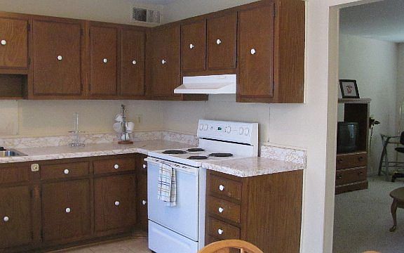 4th image of 1028 Carriage Dr APT B