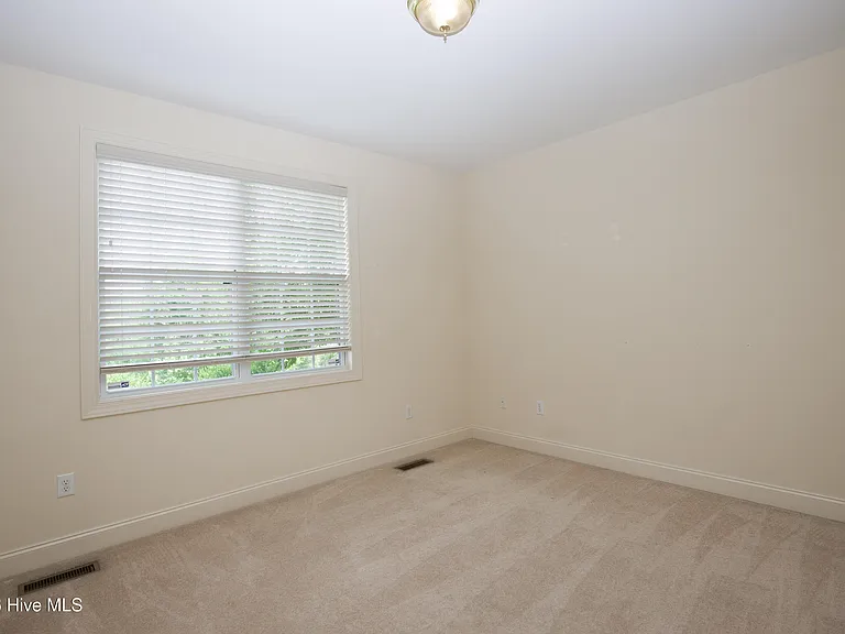 34 Princess Gate Dr — Photo 37