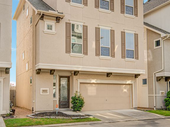 5th image of 9624 Cambridge Manor Ln