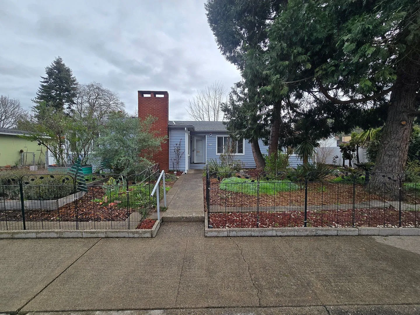 ES-0000 | 537 & 547 W. Ballf — Photo 2
