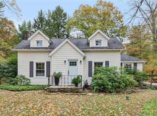 15745 Hemlock Rd, Chagrin Falls, OH 44022