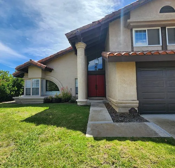 660 Willowspring Dr N — Photo 2