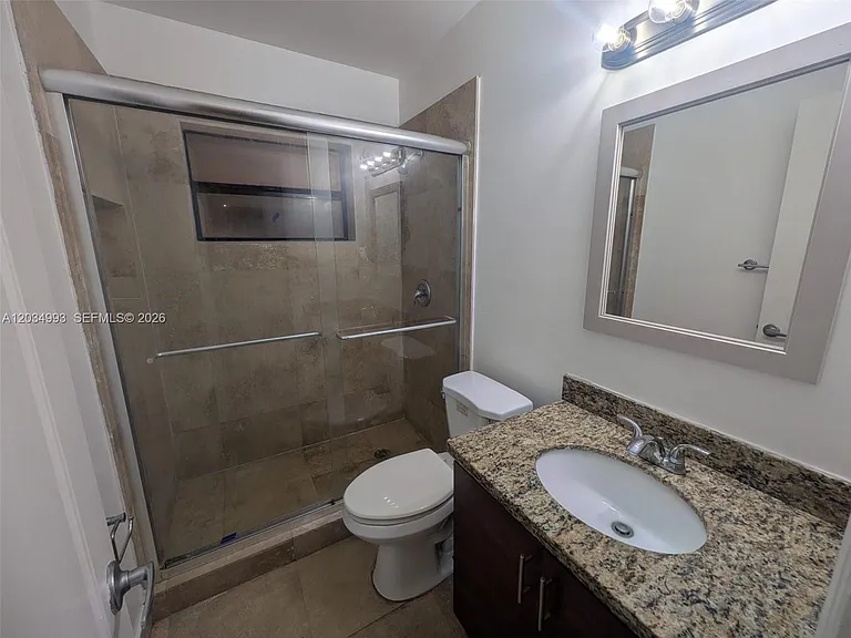 1104 NE 17th Ter #1-2 — Photo 11