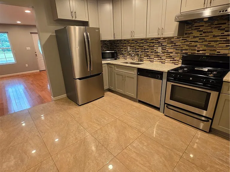 543 Water St — Photo 4