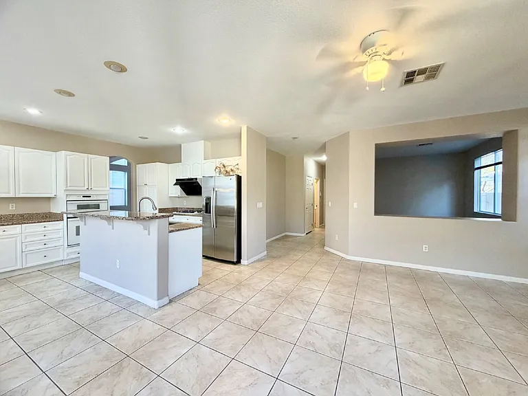 8917 Waltzing Waters Ct — Photo 14