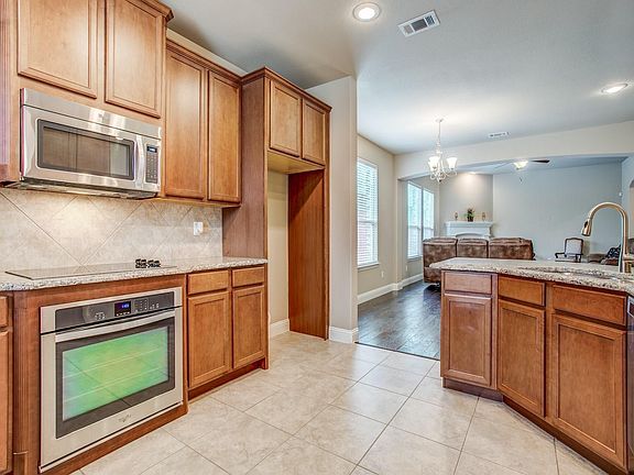 4th image of 6829 Swallow Ln