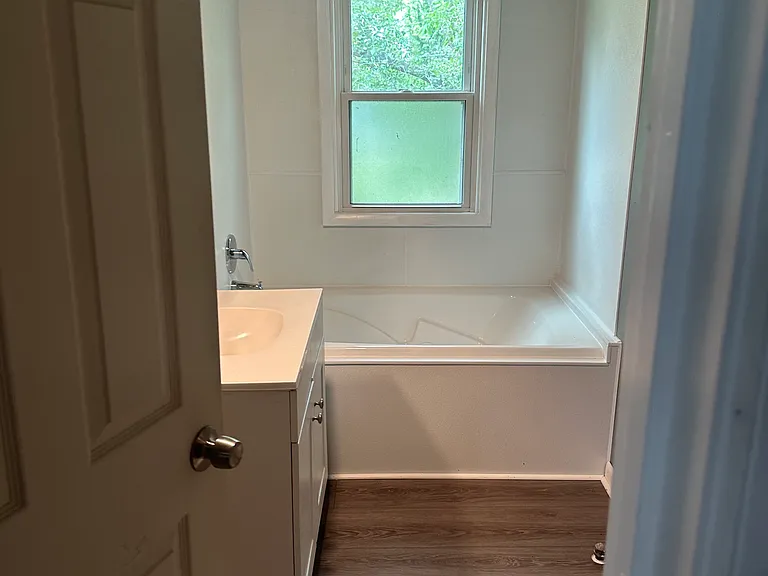 12008 Cloverlawn St — Photo 15