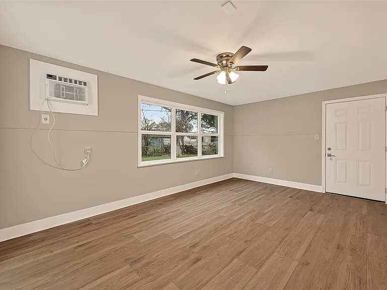 5833 Southlea St — Photo 20