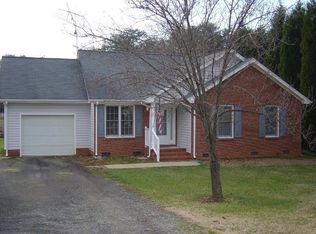 501 Pervie Bolick St, Eden, NC 27288
