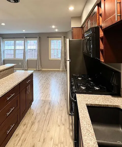 20301 Shelburne Rd #9 — Photo 4