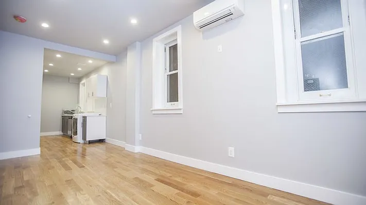 Rented by Nooklyn NYC LLC | media 22