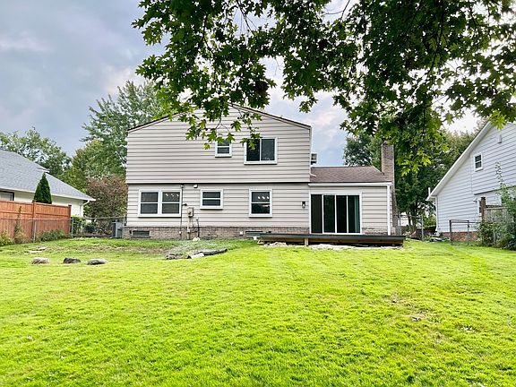 3rd image of 42455 Park Ridge Rd