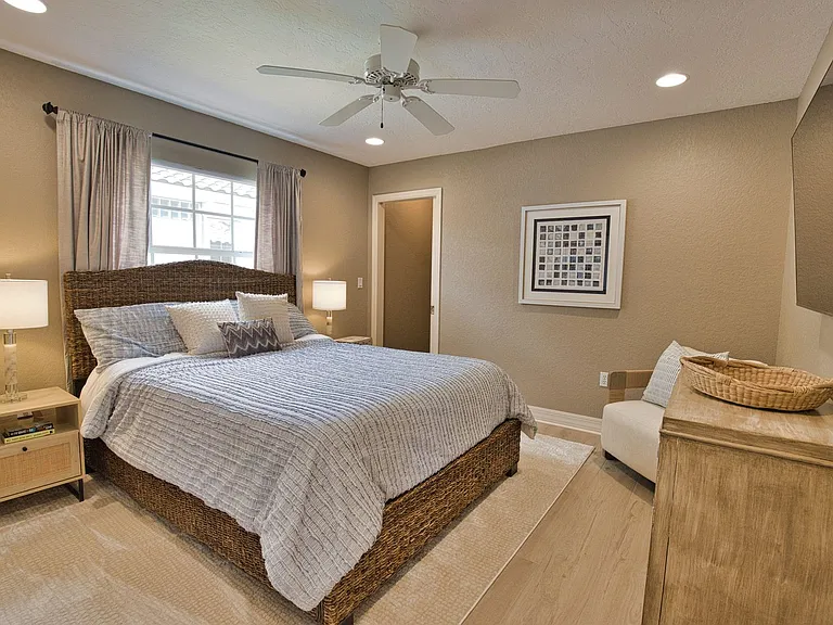 630 Khyber Ln — Photo 36
