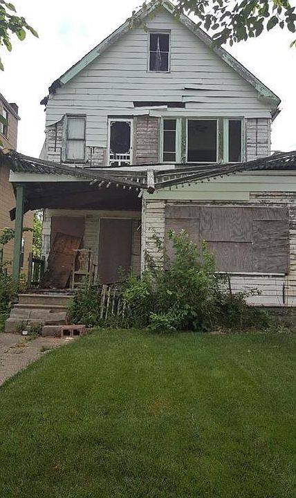 2nd image of 3184 E 121st St