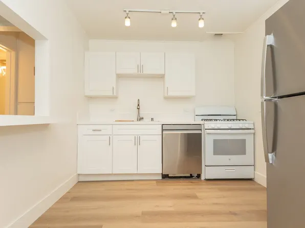 **Reduced Security Deposit** Refreshed 2 Bed /1 Bath Pacific Beach Duplex Near The Ocean & Bay!, 4430 Haines St, San Diego, CA 92109