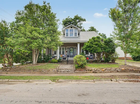 716 Kilpatrick St, Corinth, MS 38834