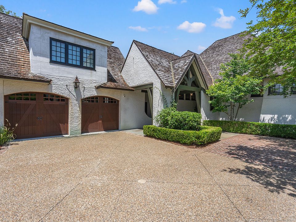 1st image of 268 Woodland Garden Ln