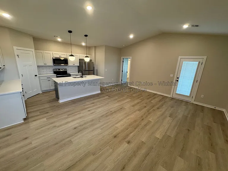 12500 Northstar — Photo 3