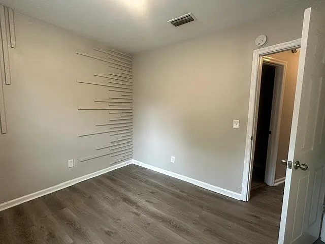8032 Lexington Dr — Photo 15