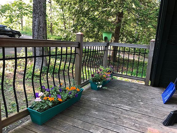 Quiet, wooded setting