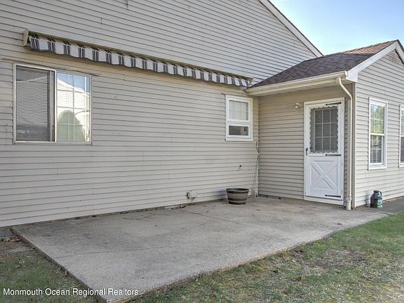 3rd image of 17 A Birchwood Dr