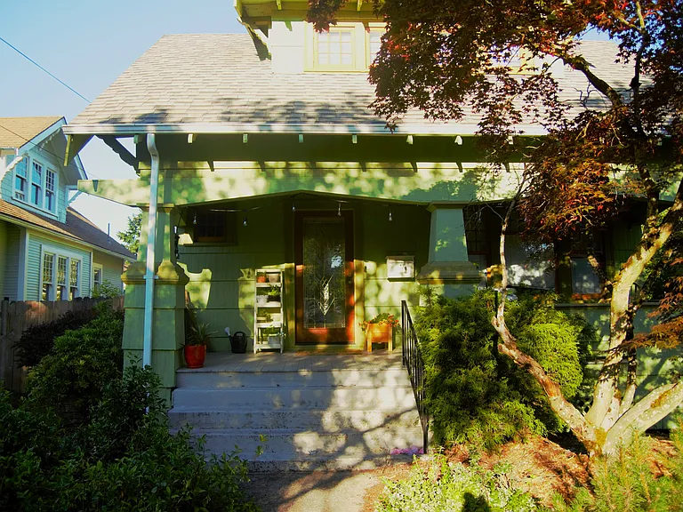 4964 SE 74th Ave — Photo 2