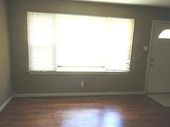 5th image of 470 Marechal Ln