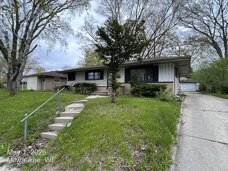 6438 N 84th St — Photo 1