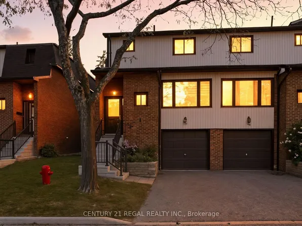 765 Oklahoma Dr #7, Pickering, ON L1W 3C9