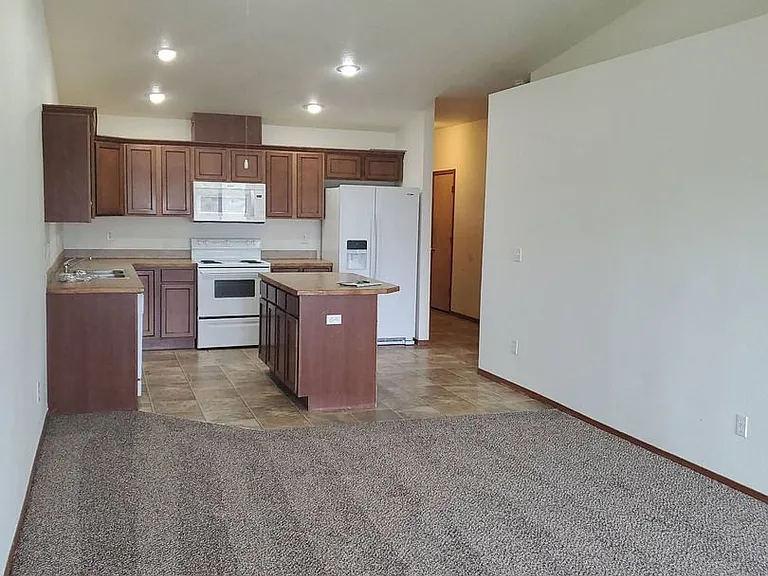 1216 W Franklin St — Photo 2