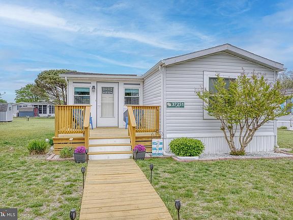 3rd image of 37251 Sugar Hill Way