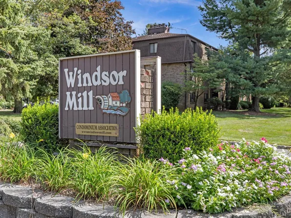 2422 Old Stone Mill Dr, East Windsor, NJ 08512