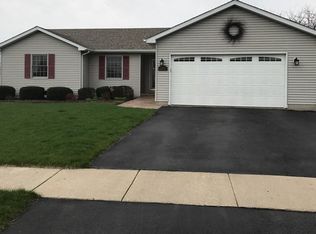 1378 Schade Ln, Dekalb, IL 60115