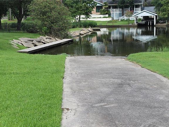 5th image of 10 River Ln