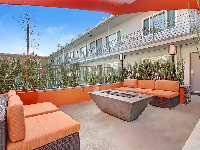 Twin Palms — Photo 34