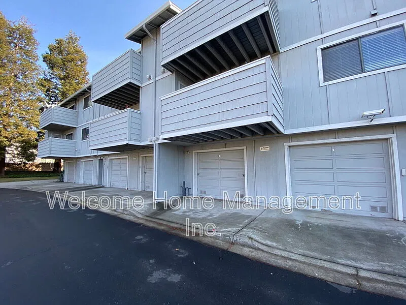 2 bed, 2.0 bath, 1200 sqft, $3,195 — Photo 1