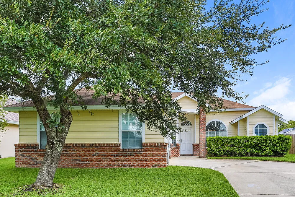 3 bed, 2.0 bath, 1500 sqft, $1,775 — Photo 3